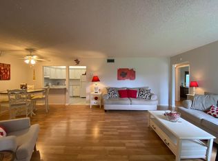 302 Pine Ridge Cir APT D-1, Greenacres, FL 33463