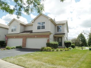 410 Gladstone Ln #49-4, Elgin, IL 60120