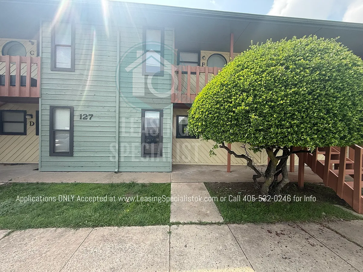 Building Photo - 127 W Acres St #E