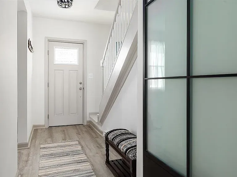 321 Fairview Ave — Photo 5