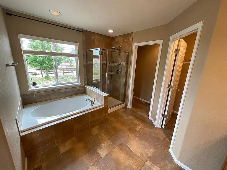 Master bath with 5 piece convenience!