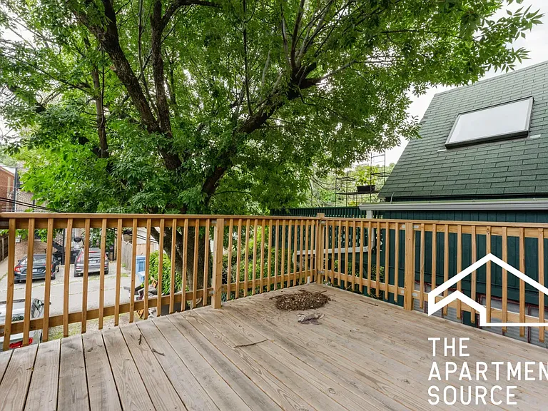 2041 W Moffat St #3 — Photo 8