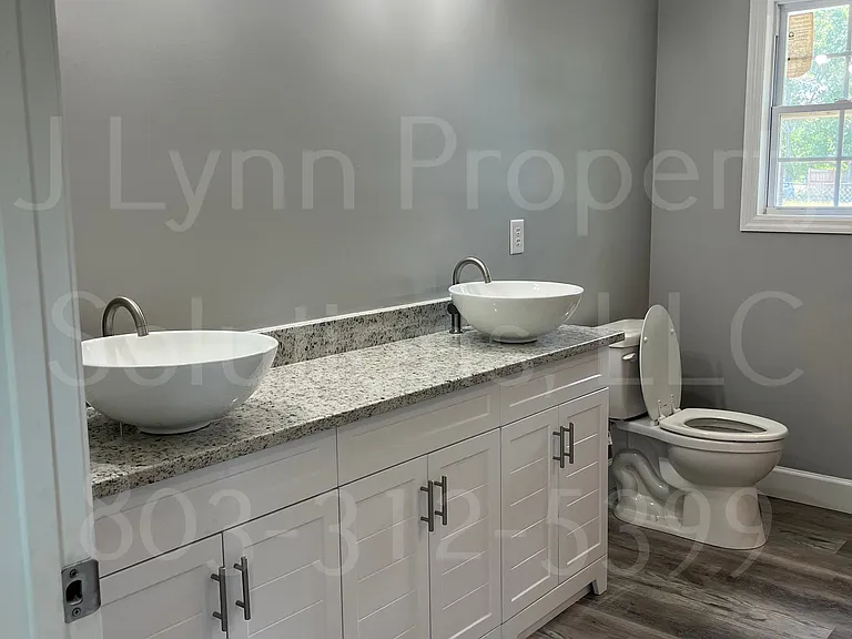 2461 Charleston Hwy — Photo 19