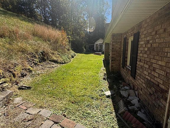 4th image of 370 Johnson Hollow Rd