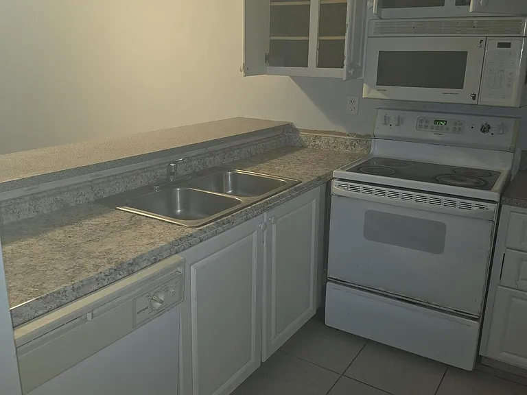 905 Southridge Rd #202D — Photo 4