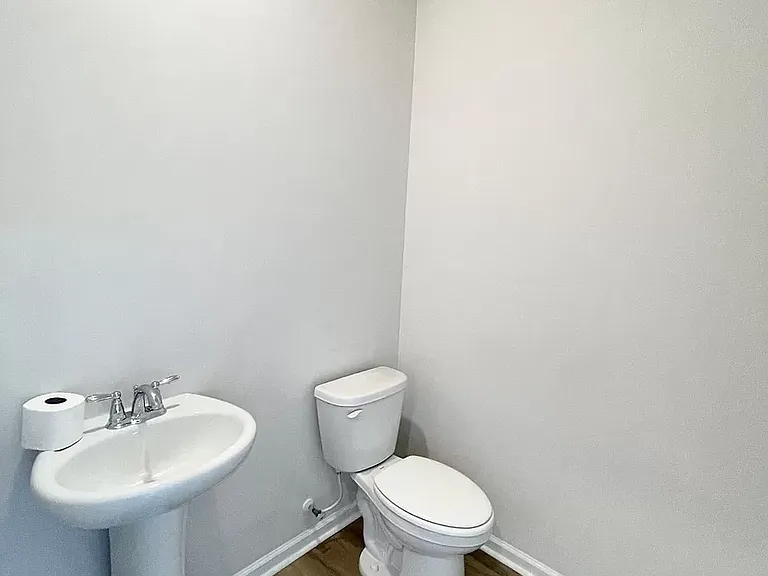 1048 Flintshire Dr — Photo 12