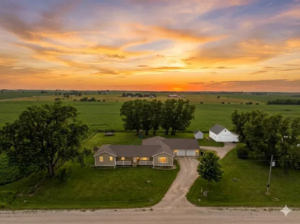 2075 Hogback Bridge Rd, Winterset, IA 50273