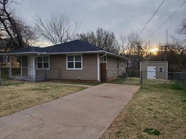 504 S Walnut St — Photo 1