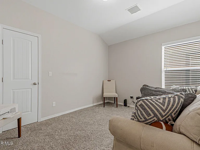 13977 Margaret Ponce Ave — Photo 10