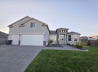 584 Thebes St, West Richland, WA