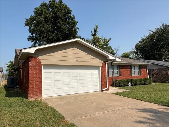 906 S Choctaw Pl, Claremore, OK 74017