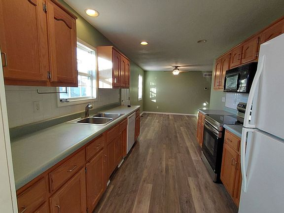 4th image of 19735 Stirrup Ln