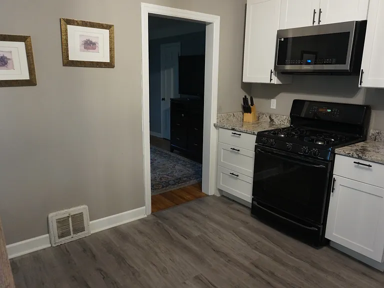 4042 Lake Rd — Photo 6