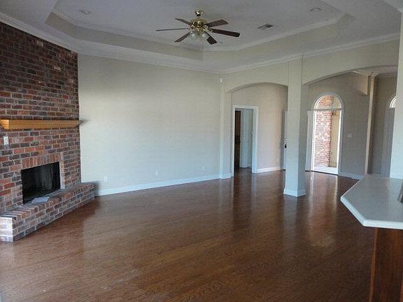 2nd image of 322 Sugar Plum St