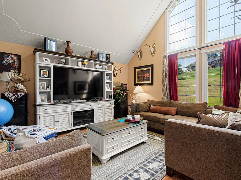 3054 Bedillion Rd — Photo 28
