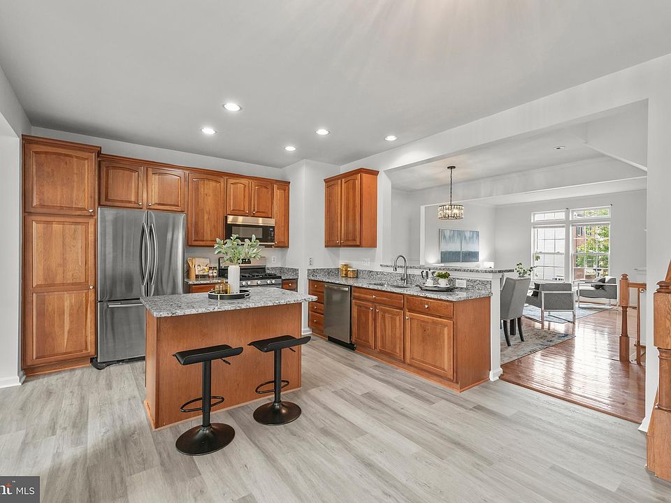 1st image of 4636 Odessa Dr