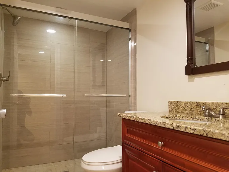 202 Green Bay Rd — Photo 9