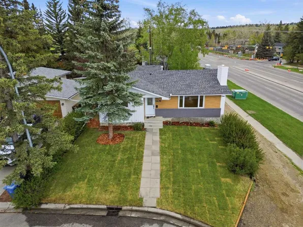 5439 S Dalrymple Cres NW, Calgary, AB T3A 1R4