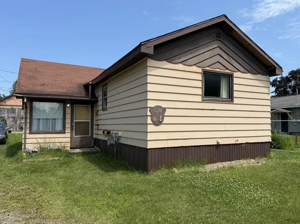 628 Henford Ave, Kingsford, MI 49802