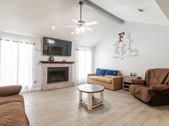 2nd image of 4120 Clay Dr