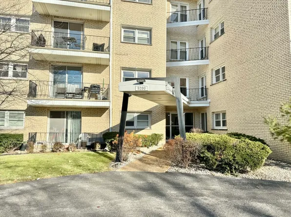 5200 Galitz St APT 103, Skokie, IL 60077