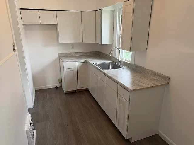 500 Russellwood Ave — Photo 10