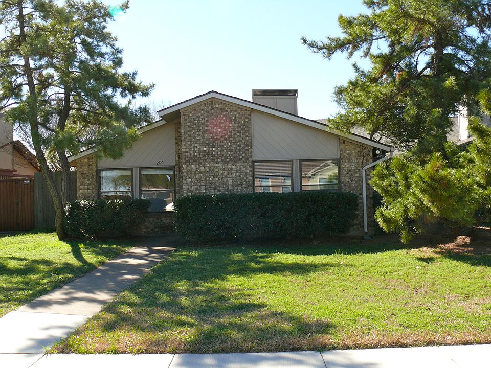 2122 Auburn from the Street