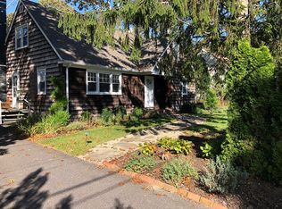 3 Kyle Rd, Hampton Bays, NY 11946