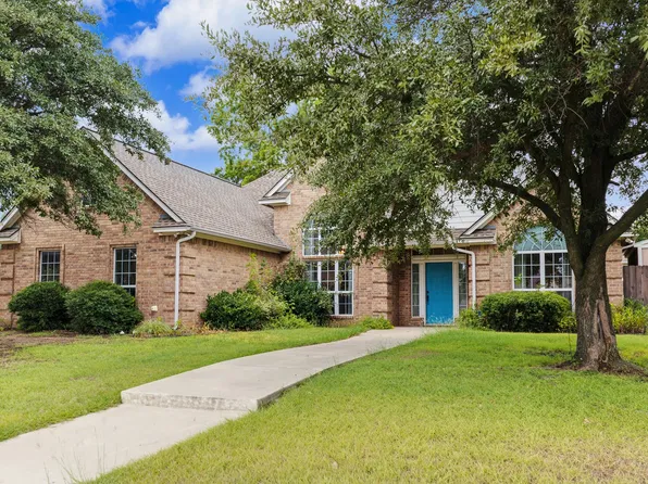 1106 Owl Dr, Decatur, TX 76234