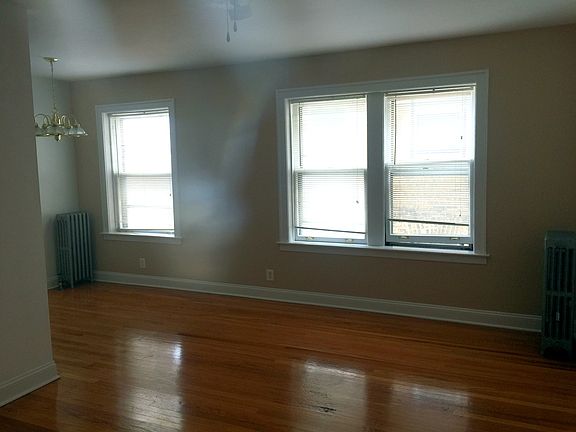 5th image of 5500 W Lawrence Ave