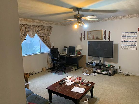 2nd image of 400 Greenbrier Dr