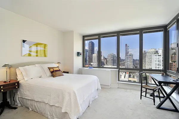 Sold by Corcoran | media 14