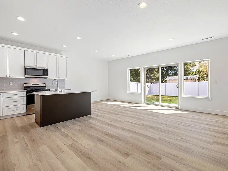 1163 S Underwood St #110 — Photo 2