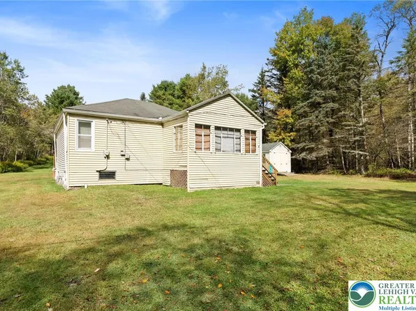 46 Melvin St, Gouldsboro, PA 18424