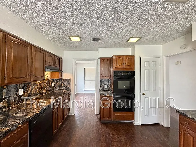 13339 Fall Manor Dr — Photo 2