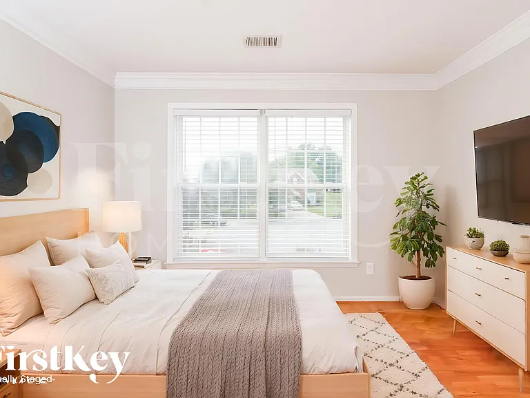 3312 Cornelia Ct — Photo 12