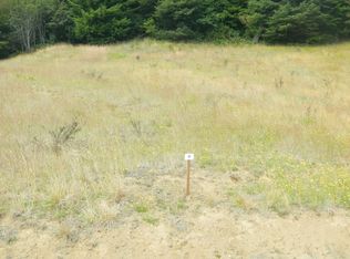 390 Providence Dr, Reedsport, OR 97467