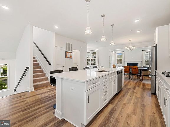 3rd image of 12 Greensborough Rd