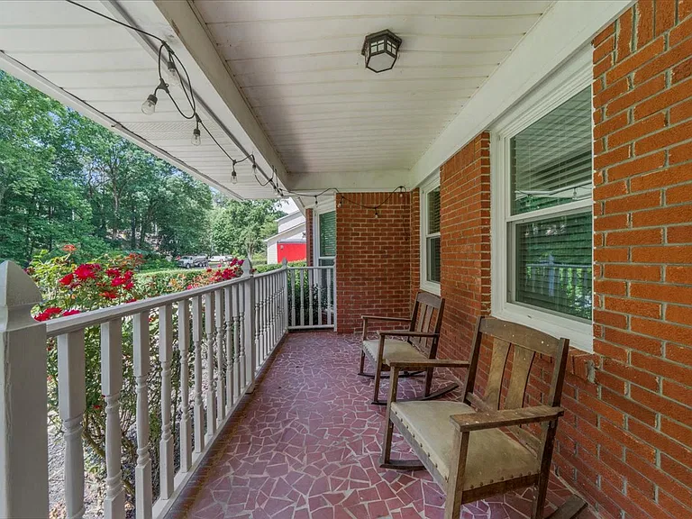 852 Benson Hurst Dr SW — Photo 41