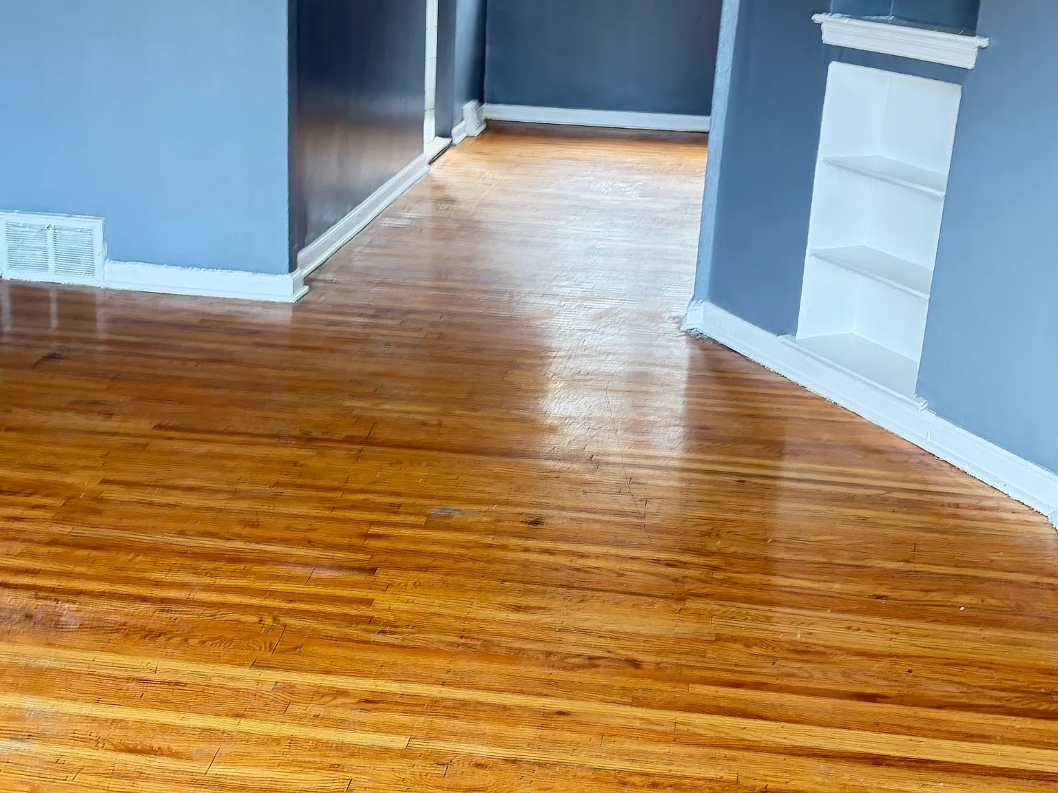 3 bed, 1110 sqft, $1,800 — Photo 2