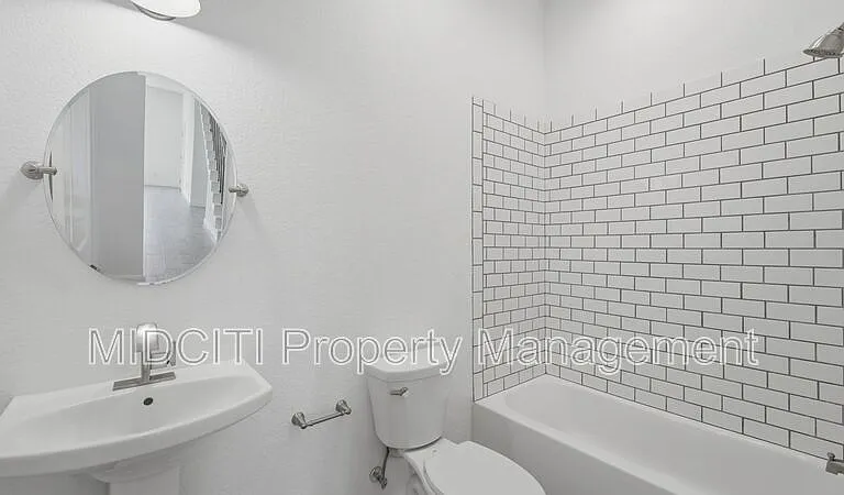 893 E Mather St — Photo 19