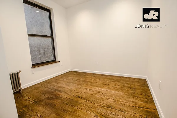 Rented by Jonis Realty | media 5