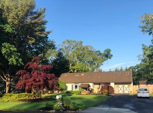 140 Holbrook Rd, Holbrook, NY 11741