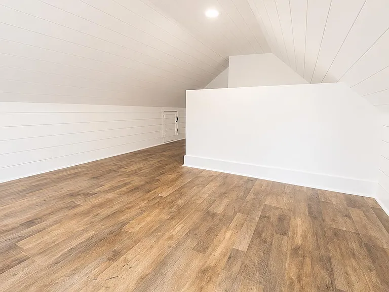 9 John St #B — Photo 19