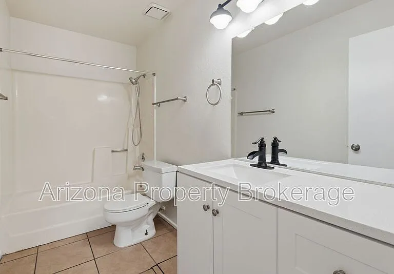1625 N Date #2 — Photo 12