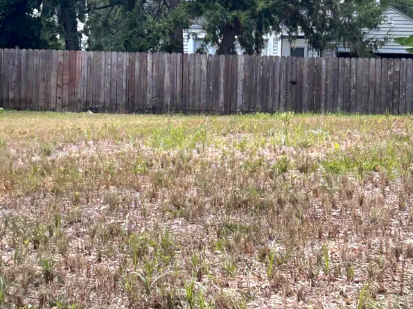 1461 Edwards St, Huntington, WV 25701