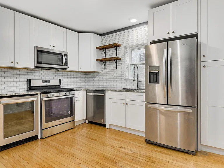 2520 W Cortez St — Photo 4