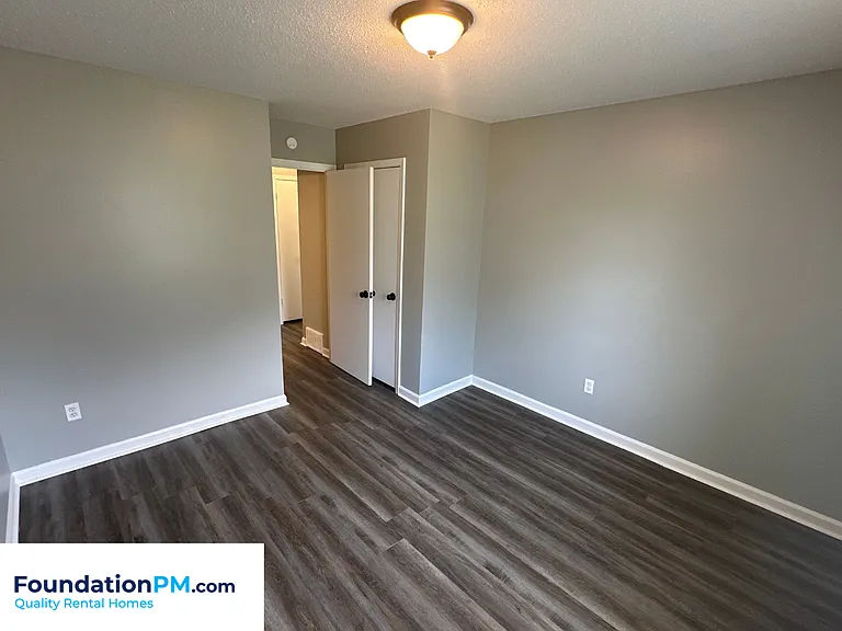 2293 Hometown Dr — Photo 17