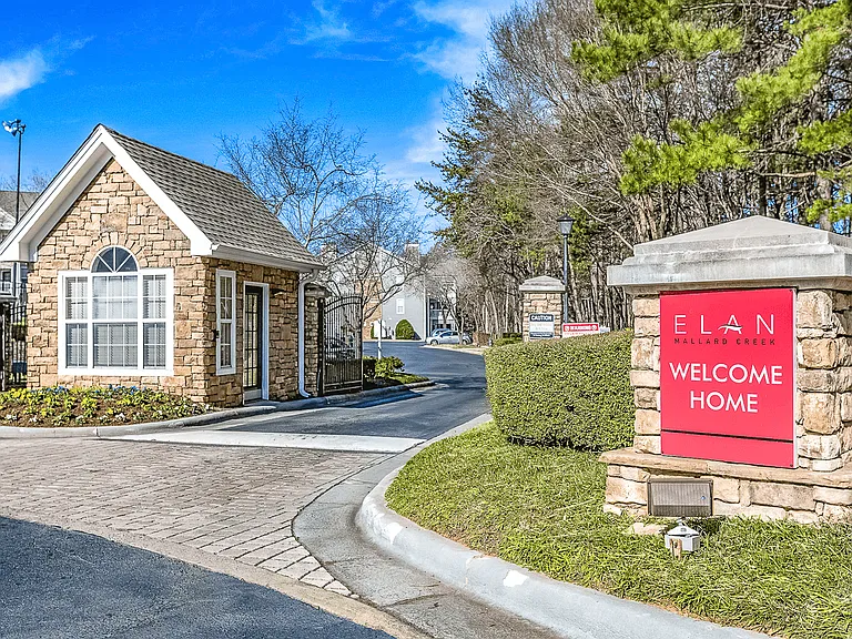 Elan at Mallard Creek Apartment Homes — Photo 26