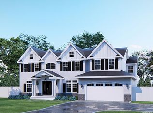 5 Ryan Ct, Syosset, NY 11791